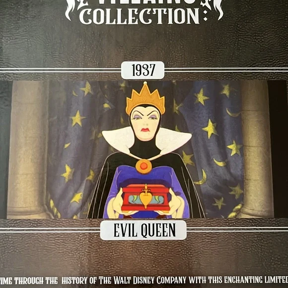 Disney Villains Evil Queen Plush with Gold Crown - Picture 5 of 5